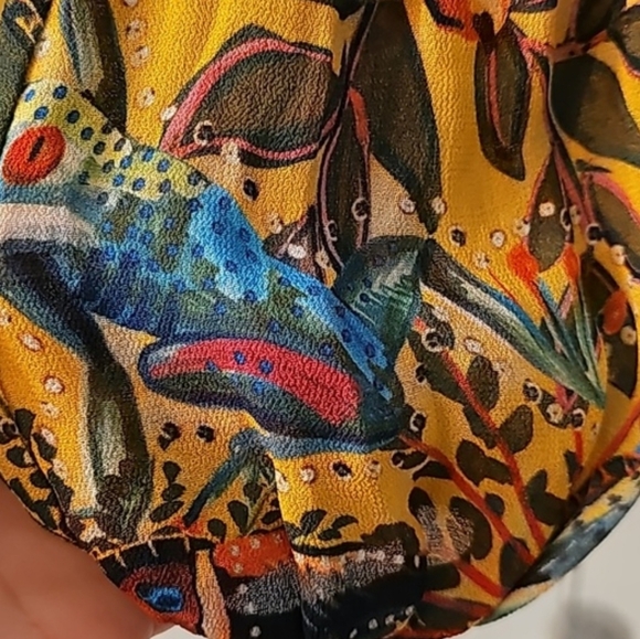 FARM Rio Multicolor Floral Top - Picture 6 of 8